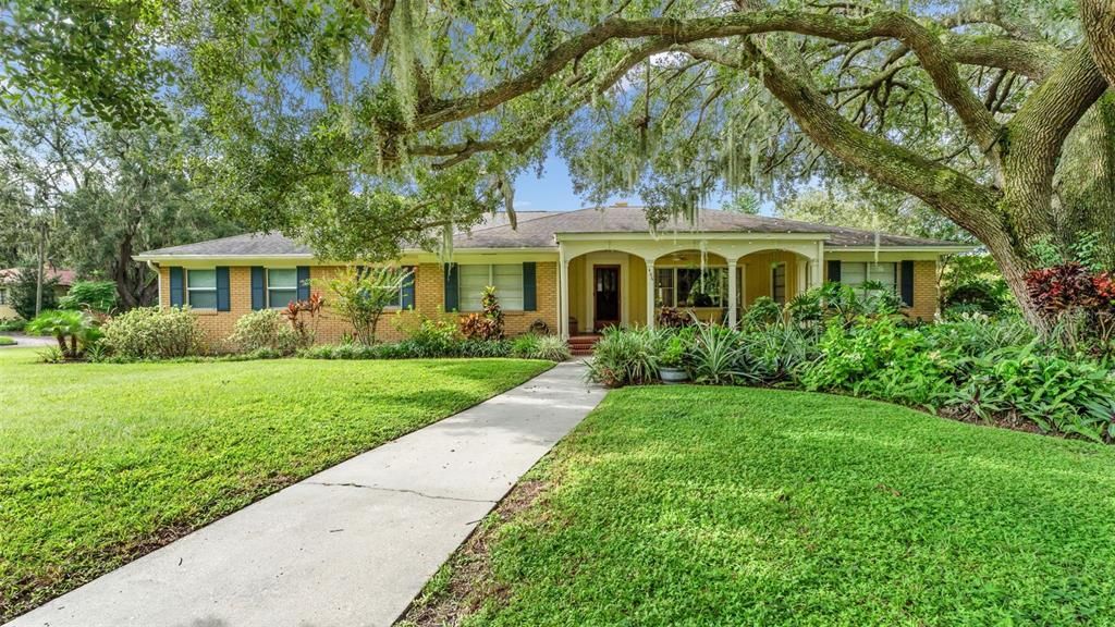 Недавно продано: $539,000 (4 спален, 4 ванн, 3516 Квадратных фут)