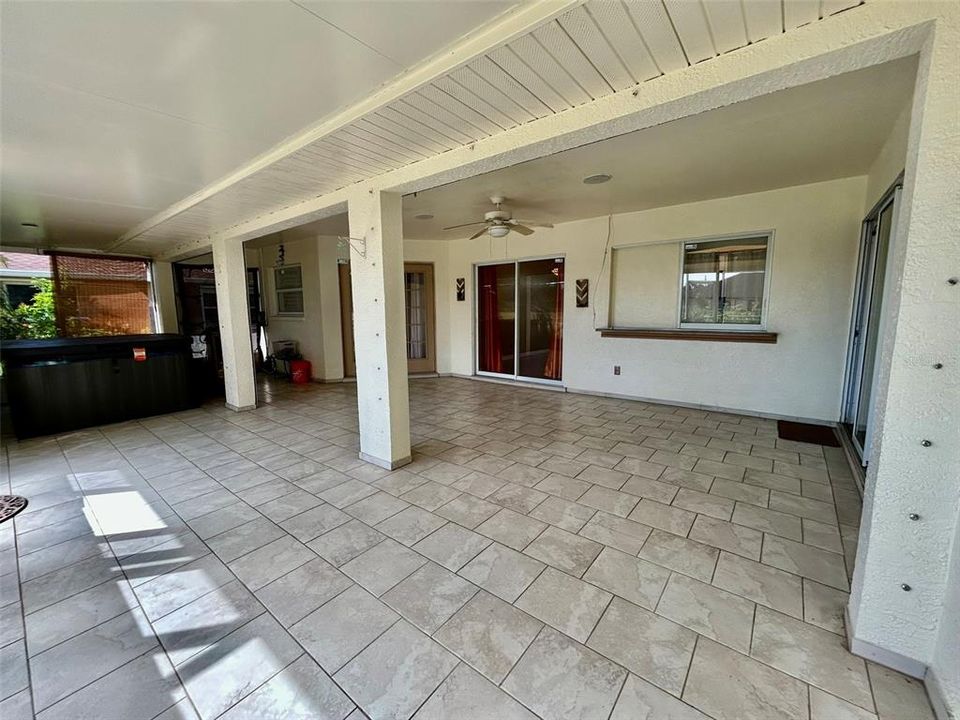 合同活跃: $1,925 (3 贝兹, 2 浴室, 1932 平方英尺)