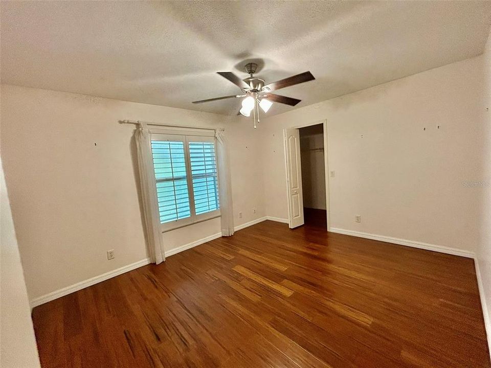 合同活跃: $1,925 (3 贝兹, 2 浴室, 1932 平方英尺)