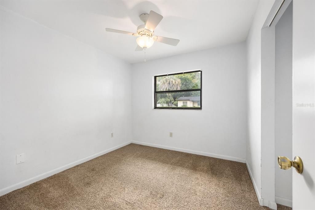 合同活跃: $235,000 (3 贝兹, 2 浴室, 1470 平方英尺)