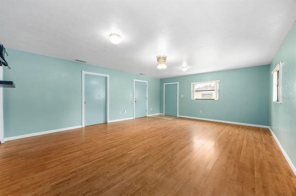 合同活跃: $235,000 (3 贝兹, 2 浴室, 1470 平方英尺)