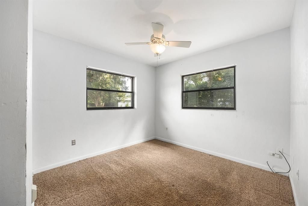 合同活跃: $235,000 (3 贝兹, 2 浴室, 1470 平方英尺)