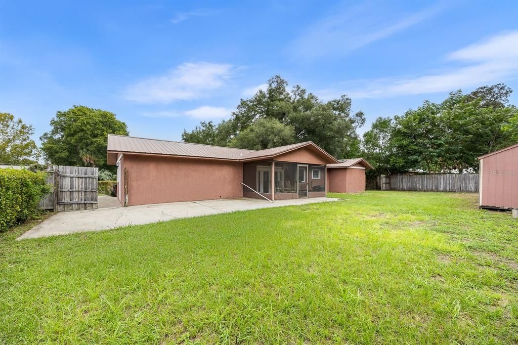 合同活跃: $235,000 (3 贝兹, 2 浴室, 1470 平方英尺)