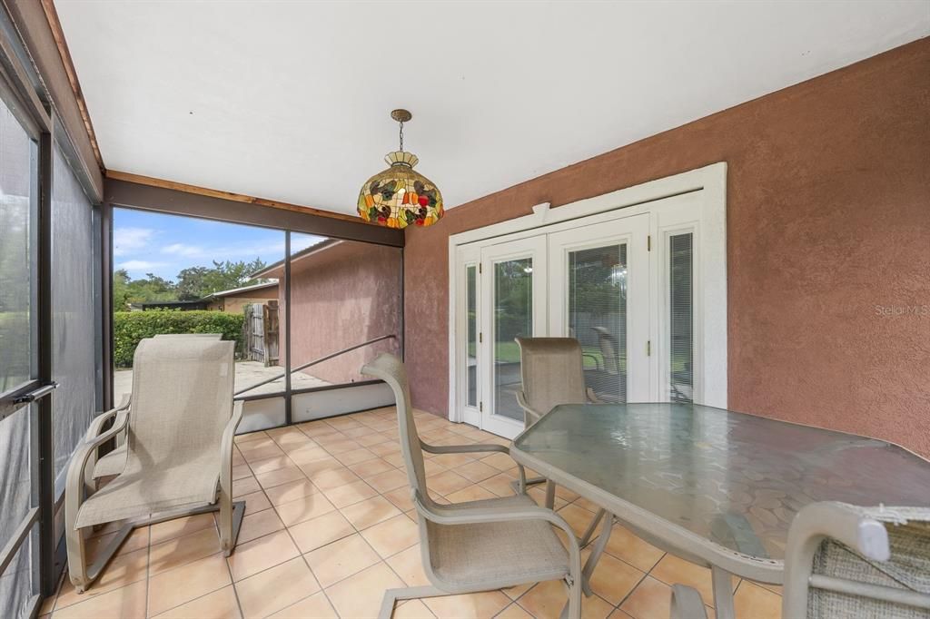 合同活跃: $235,000 (3 贝兹, 2 浴室, 1470 平方英尺)