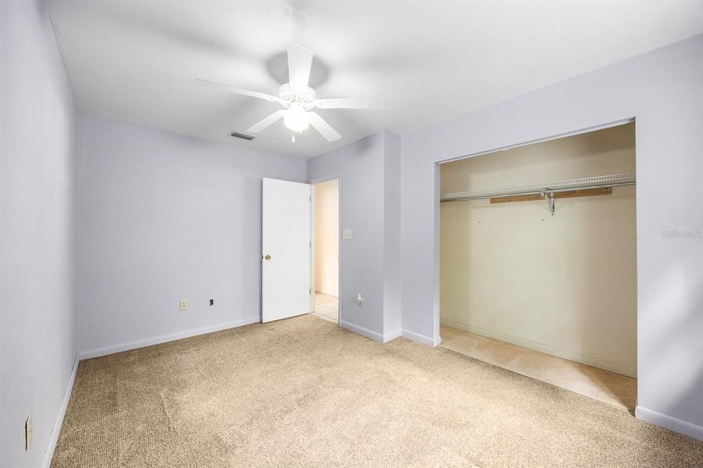 合同活跃: $235,000 (3 贝兹, 2 浴室, 1470 平方英尺)