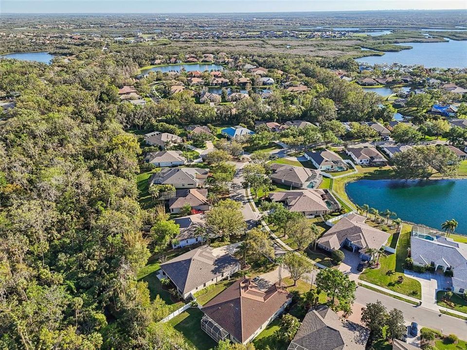 合同活跃: $520,000 (3 贝兹, 3 浴室, 2412 平方英尺)