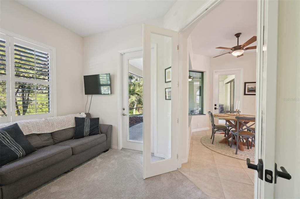 合同活跃: $520,000 (3 贝兹, 3 浴室, 2412 平方英尺)