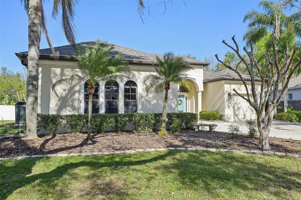 合同活跃: $520,000 (3 贝兹, 3 浴室, 2412 平方英尺)