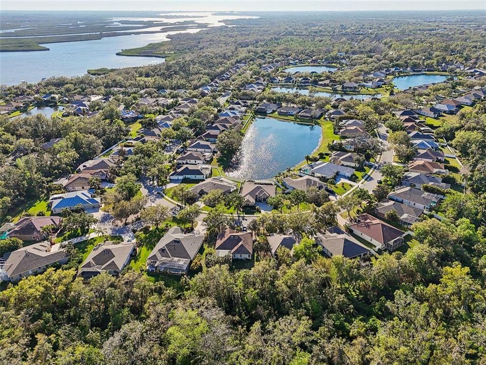 合同活跃: $520,000 (3 贝兹, 3 浴室, 2412 平方英尺)