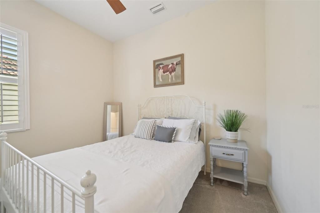 合同活跃: $520,000 (3 贝兹, 3 浴室, 2412 平方英尺)