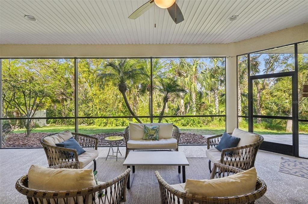 合同活跃: $520,000 (3 贝兹, 3 浴室, 2412 平方英尺)