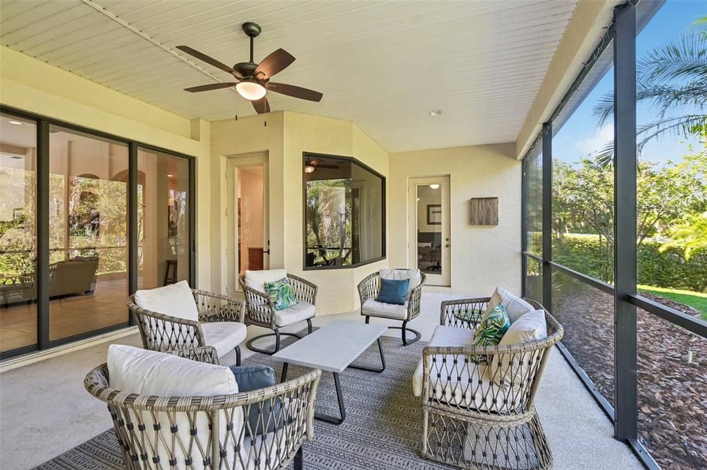 合同活跃: $520,000 (3 贝兹, 3 浴室, 2412 平方英尺)