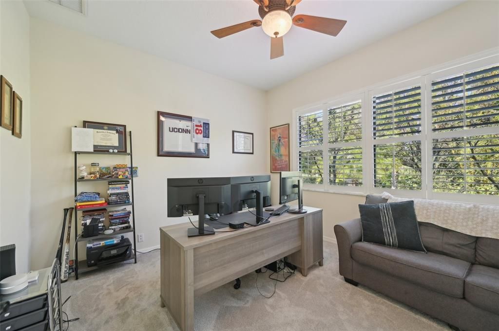 合同活跃: $520,000 (3 贝兹, 3 浴室, 2412 平方英尺)