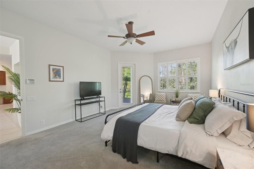 合同活跃: $520,000 (3 贝兹, 3 浴室, 2412 平方英尺)