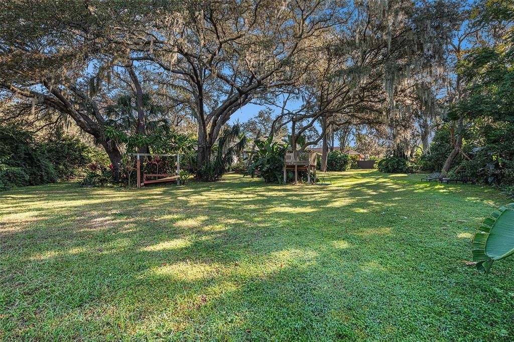 Activo con contrato: $519,900 (4 camas, 2 baños, 2300 Pies cuadrados)