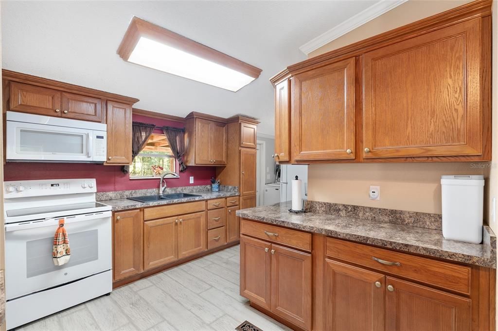 На продажу: $275,000 (3 спален, 2 ванн, 1248 Квадратных фут)