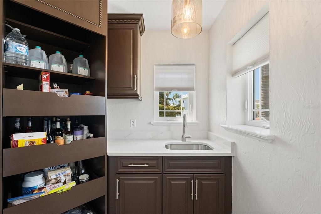 En Venta: $2,850,000 (3 camas, 4 baños, 3267 Pies cuadrados)