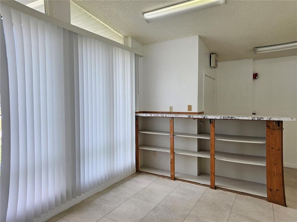 合同活跃: $1,470 (4 贝兹, 1 浴室, 1893 平方英尺)