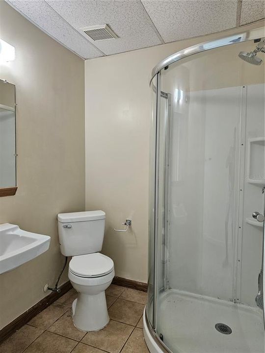 合同活跃: $1,470 (4 贝兹, 1 浴室, 1893 平方英尺)