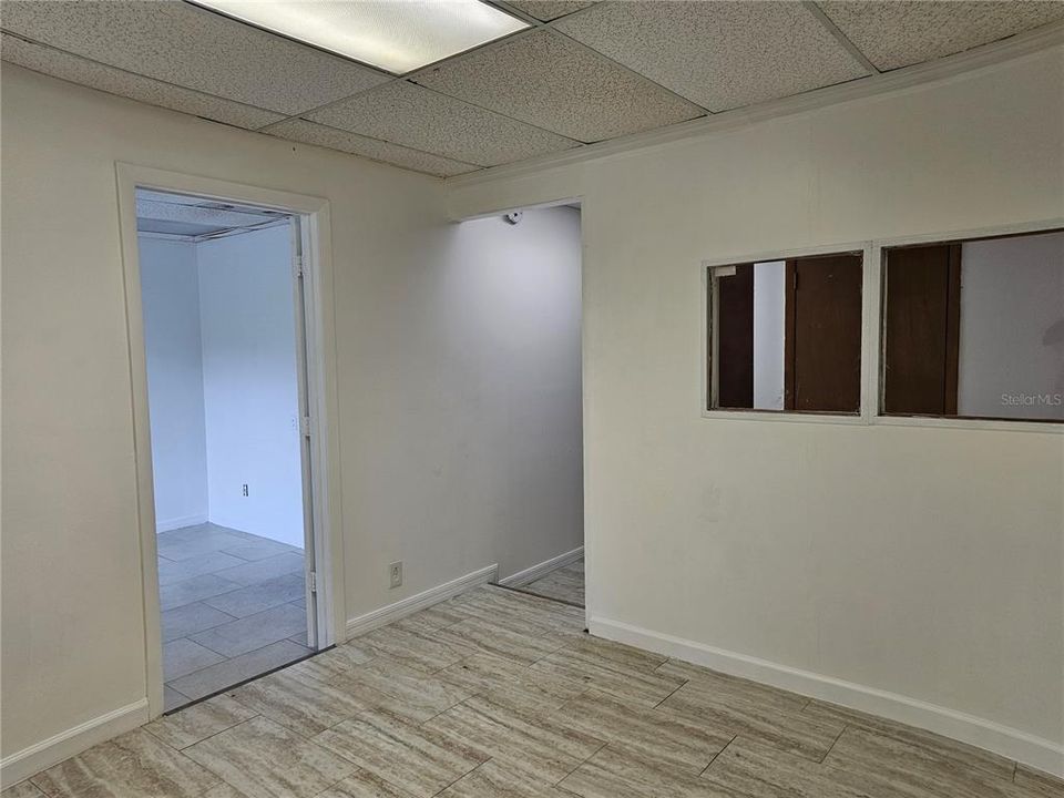 合同活跃: $1,470 (4 贝兹, 1 浴室, 1893 平方英尺)