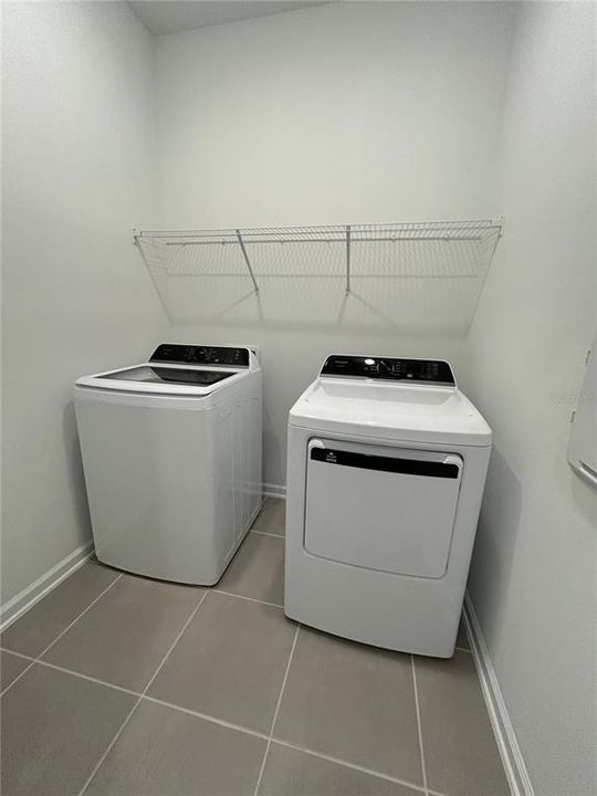 Под контрактом: $1,890 (3 спален, 2 ванн, 1562 Квадратных фут)