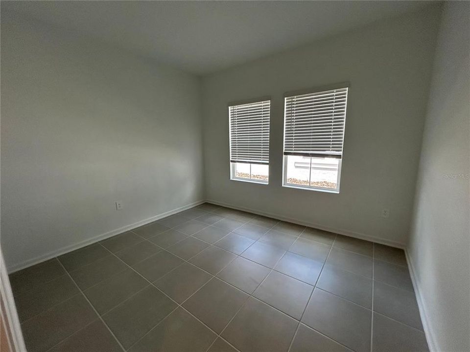 Под контрактом: $1,890 (3 спален, 2 ванн, 1562 Квадратных фут)