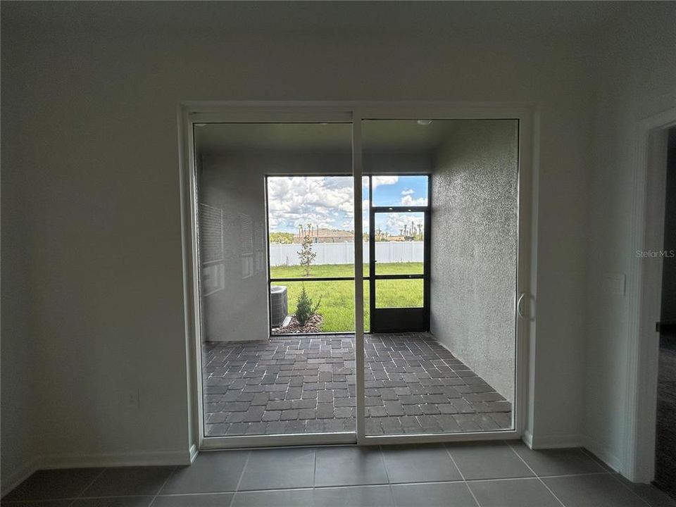 Под контрактом: $1,890 (3 спален, 2 ванн, 1562 Квадратных фут)