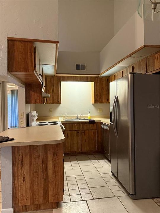 For Sale: $195,000 (2 beds, 2 baths, 1404 Square Feet)