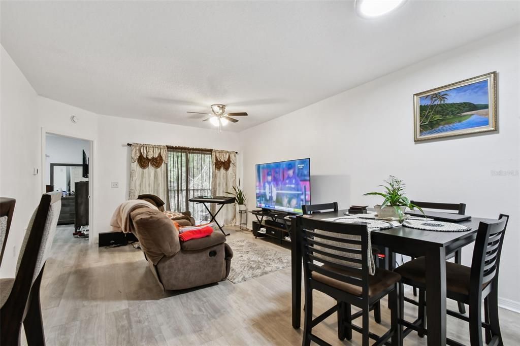 待售: $179,990 (3 贝兹, 2 浴室, 1151 平方英尺)