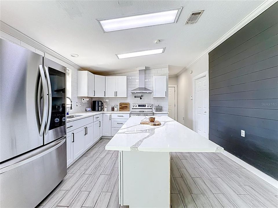 На продажу: $510,000 (5 спален, 2 ванн, 1954 Квадратных фут)