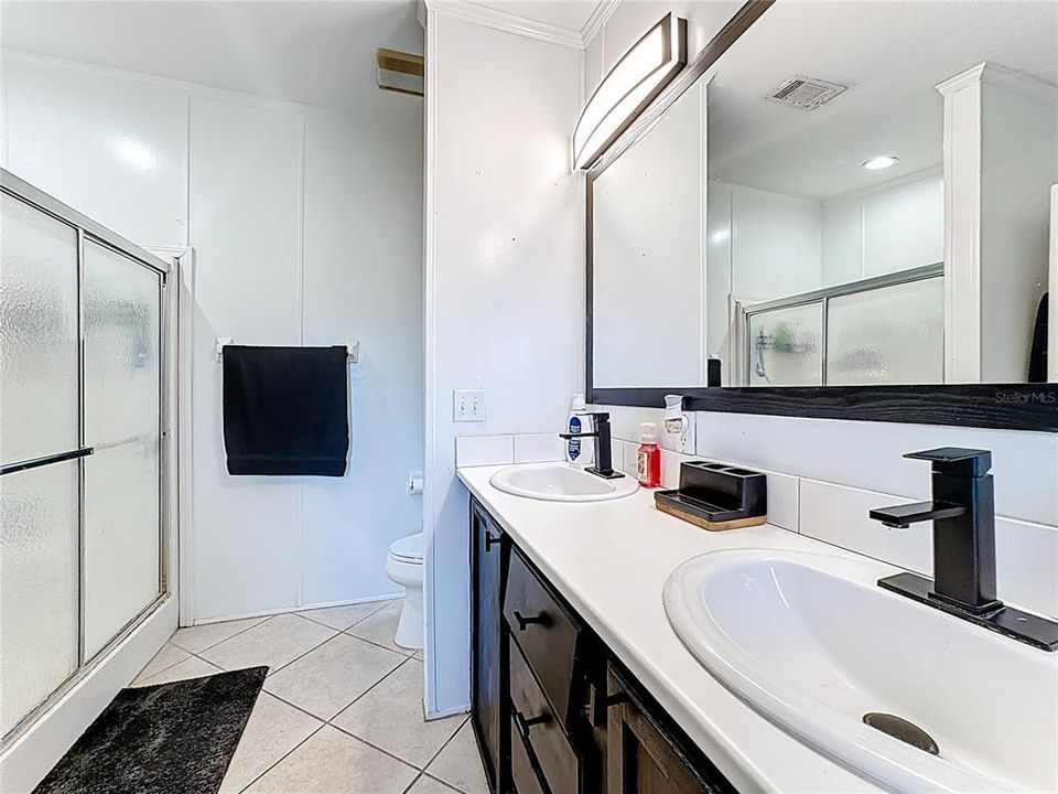 На продажу: $510,000 (5 спален, 2 ванн, 1954 Квадратных фут)