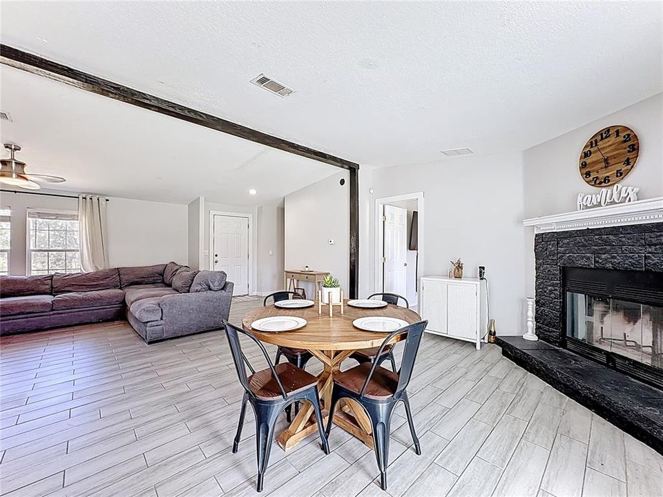 На продажу: $510,000 (5 спален, 2 ванн, 1954 Квадратных фут)