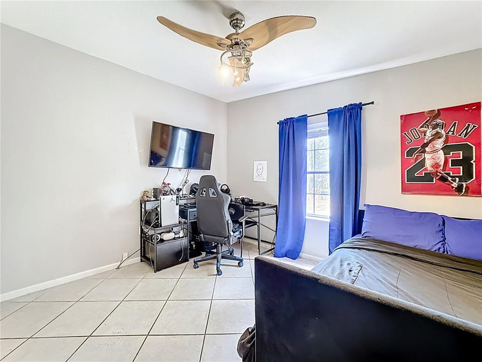 На продажу: $510,000 (5 спален, 2 ванн, 1954 Квадратных фут)