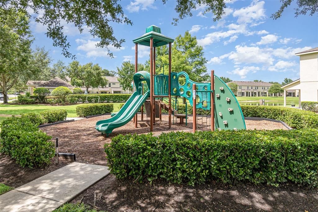 Active With Contract: $2,250 (2 beds, 2 baths, 1384 Square Feet)