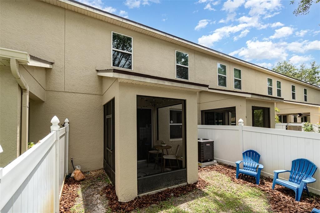 Active With Contract: $2,250 (2 beds, 2 baths, 1384 Square Feet)