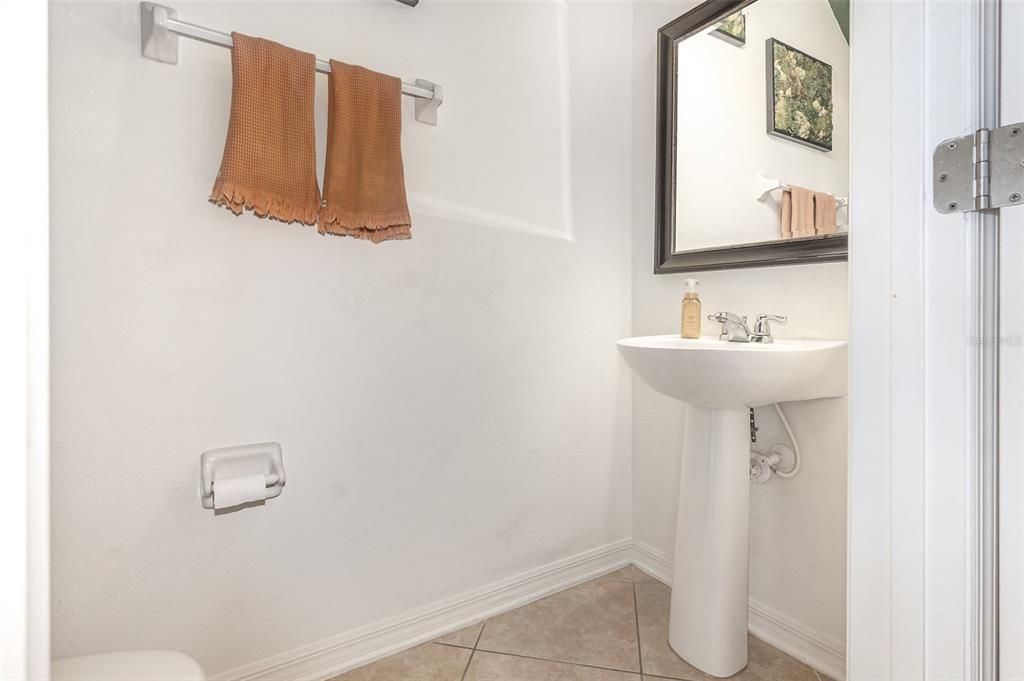 Active With Contract: $2,250 (2 beds, 2 baths, 1384 Square Feet)