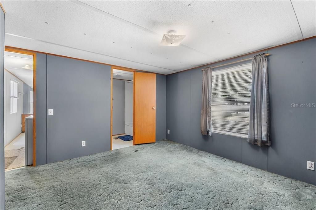 For Sale: $132,200 (3 beds, 2 baths, 924 Square Feet)