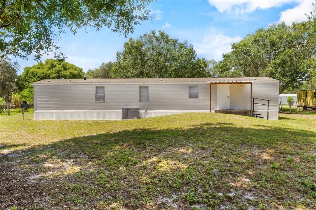 For Sale: $132,200 (3 beds, 2 baths, 924 Square Feet)