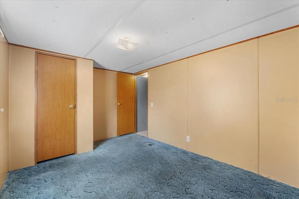 For Sale: $132,200 (3 beds, 2 baths, 924 Square Feet)