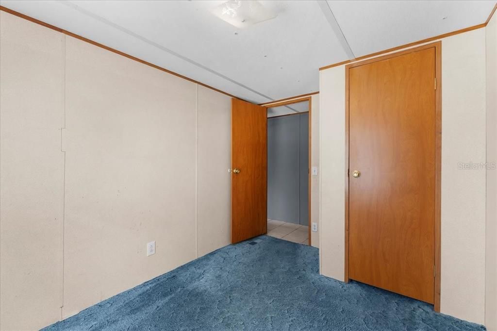 For Sale: $132,200 (3 beds, 2 baths, 924 Square Feet)