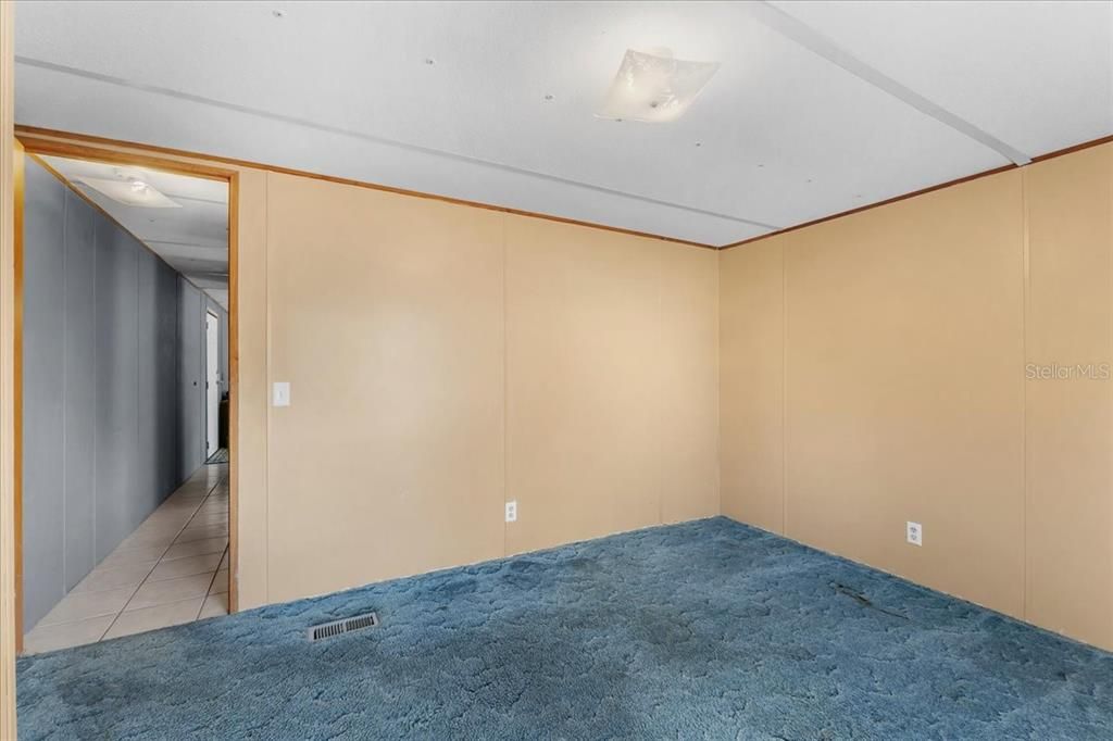 For Sale: $132,200 (3 beds, 2 baths, 924 Square Feet)