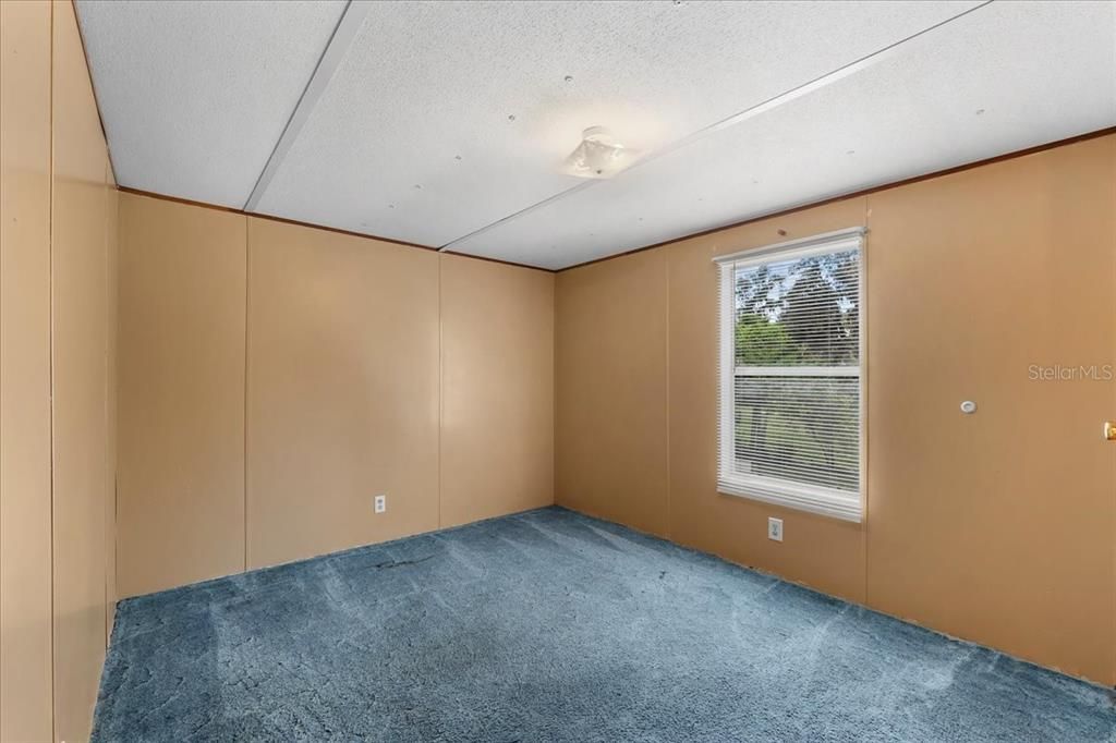 For Sale: $132,200 (3 beds, 2 baths, 924 Square Feet)