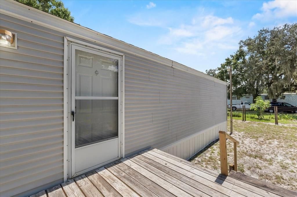 For Sale: $132,200 (3 beds, 2 baths, 924 Square Feet)