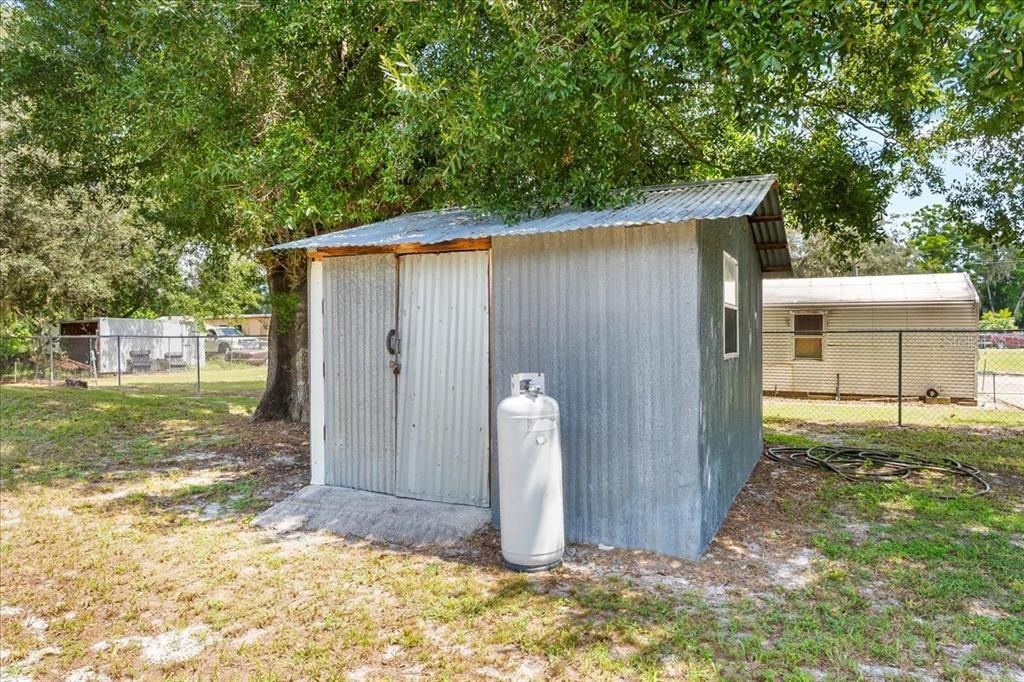 For Sale: $132,200 (3 beds, 2 baths, 924 Square Feet)