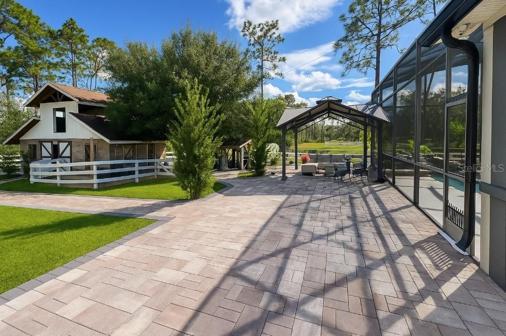 For Sale: $1,050,000 (5 beds, 3 baths, 3180 Square Feet)