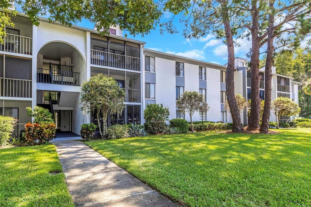 待售: $164,000 (2 贝兹, 2 浴室, 979 平方英尺)