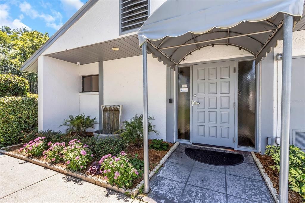 待售: $164,000 (2 贝兹, 2 浴室, 979 平方英尺)