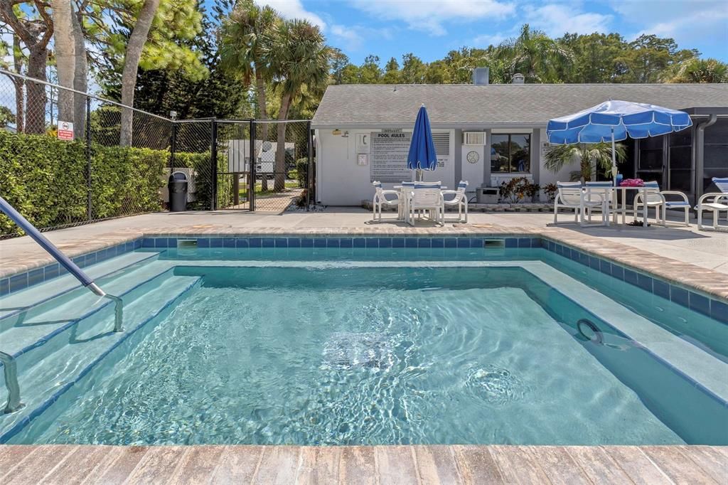 待售: $164,000 (2 贝兹, 2 浴室, 979 平方英尺)