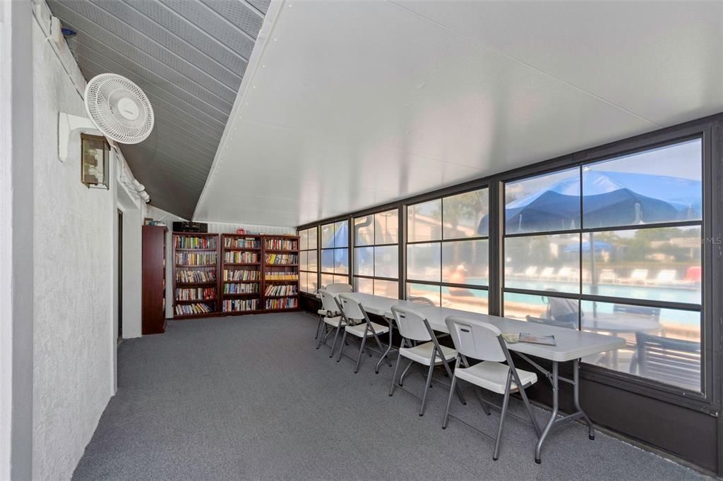 待售: $164,000 (2 贝兹, 2 浴室, 979 平方英尺)