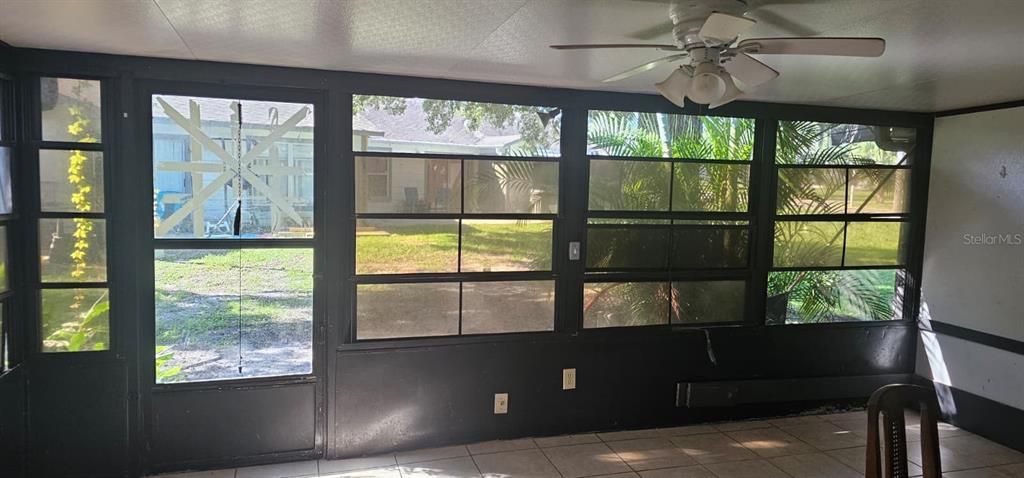 Active With Contract: $1,575 (2 beds, 2 baths, 864 Square Feet)